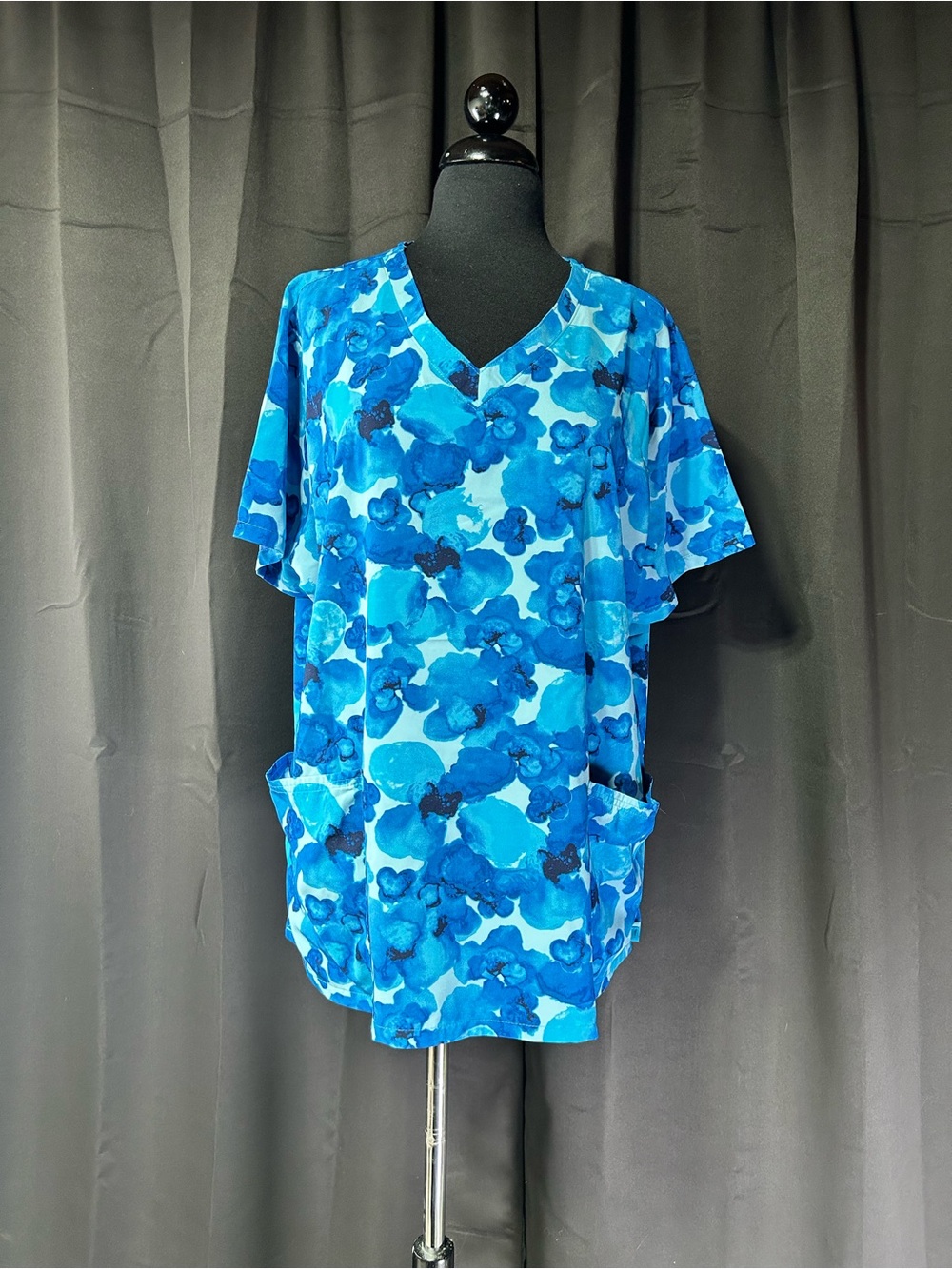 Easy Stretch Blue Floral V-Neck Tunic Scrub Top XL